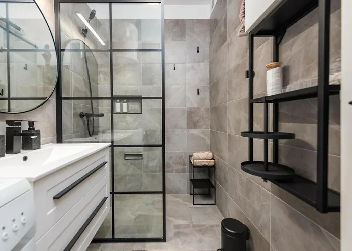 Apartment 12 O'clock *