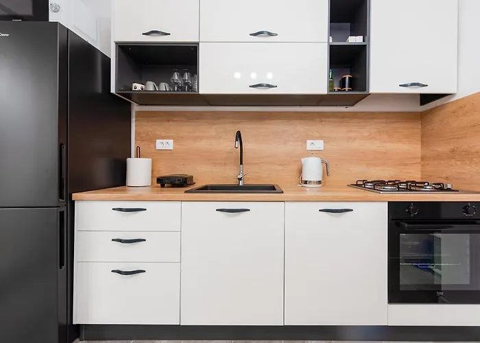 12 O'clock Apartment