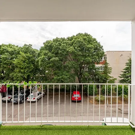 12 O'clock Lejlighed